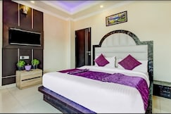 Uphill Courtyard on Hilltop, Family Suites for 1-6 people, Shimla