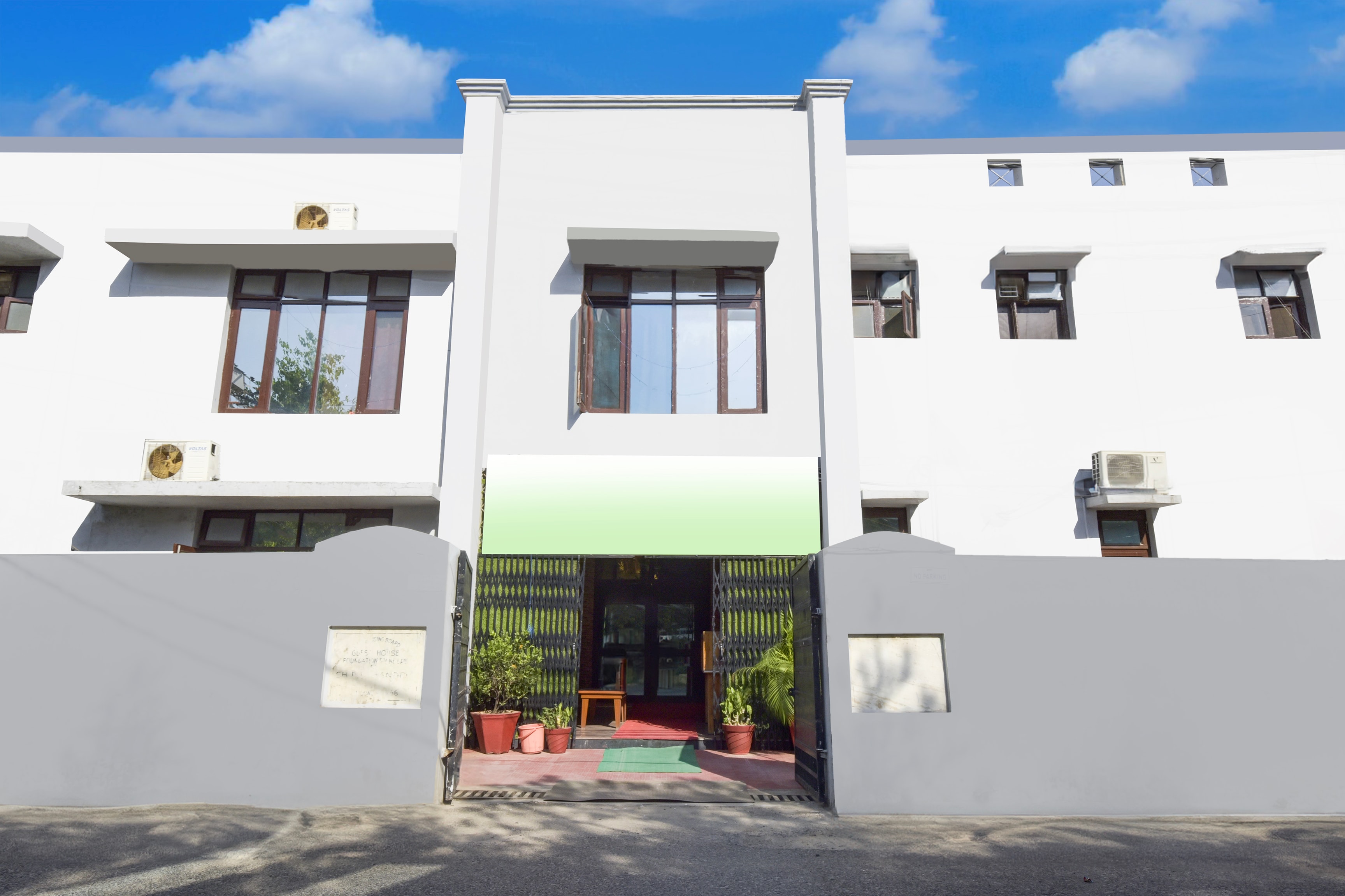 Hotel O Homewood Suites And Guest House - Tap to explore photos