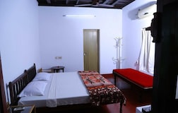 Ac Room only for family and ladies