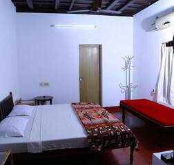 Ac Room only for family and ladies