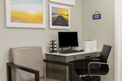 Days Inn & Suites by Wyndham Athens Alabama, Lincoln, Tennessee