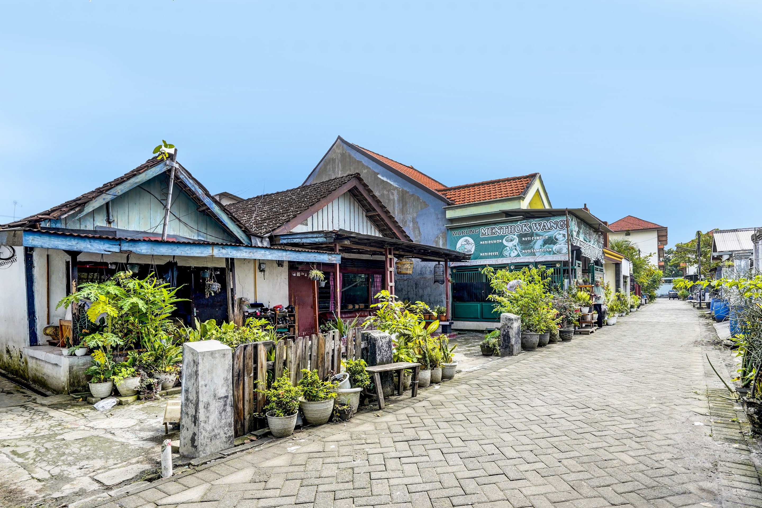 Hotel O Nurul Homestay Syariah - Tap to explore photos