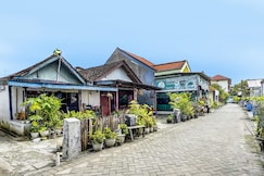 Hotel O Nurul Homestay Syariah, Surabaya