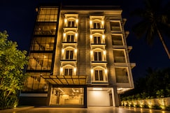 Sreepathi Mayoogha with Roof-top Swimming Pool, Ponnani