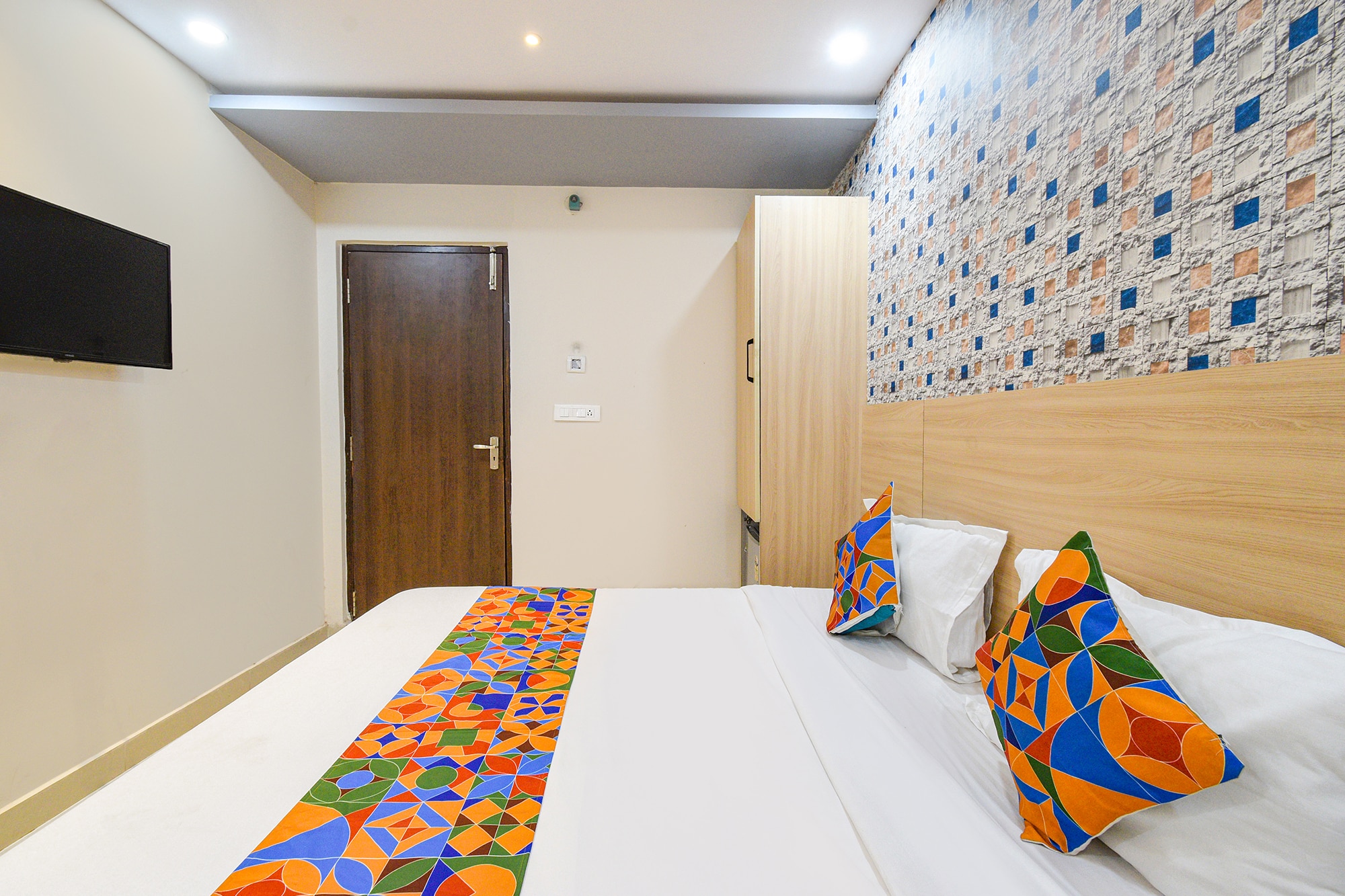FabHotel The Botanica - Nr Hyderabad Central University, Kondapur - Tap to explore photos