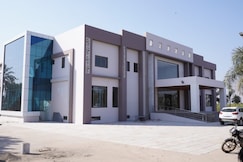 Hotel the Farm Inn, Mundra