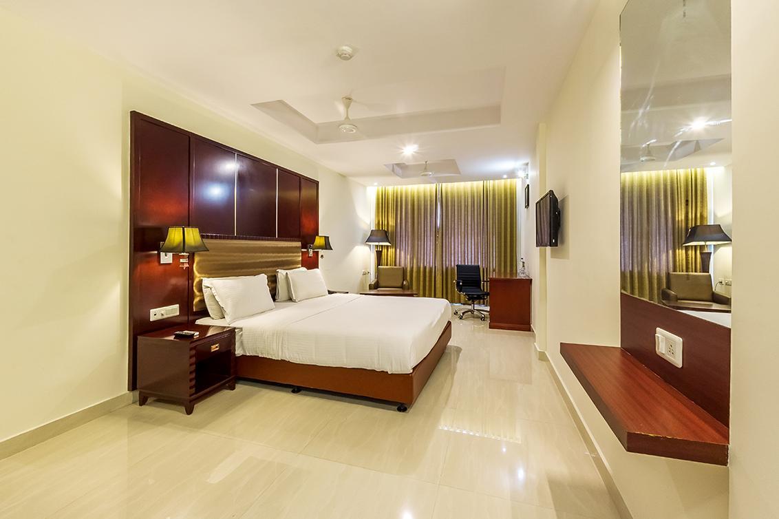 Hotel Thangavilas Inn - Tap to explore photos