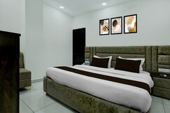 Hotel O Crystal, Ludhiana