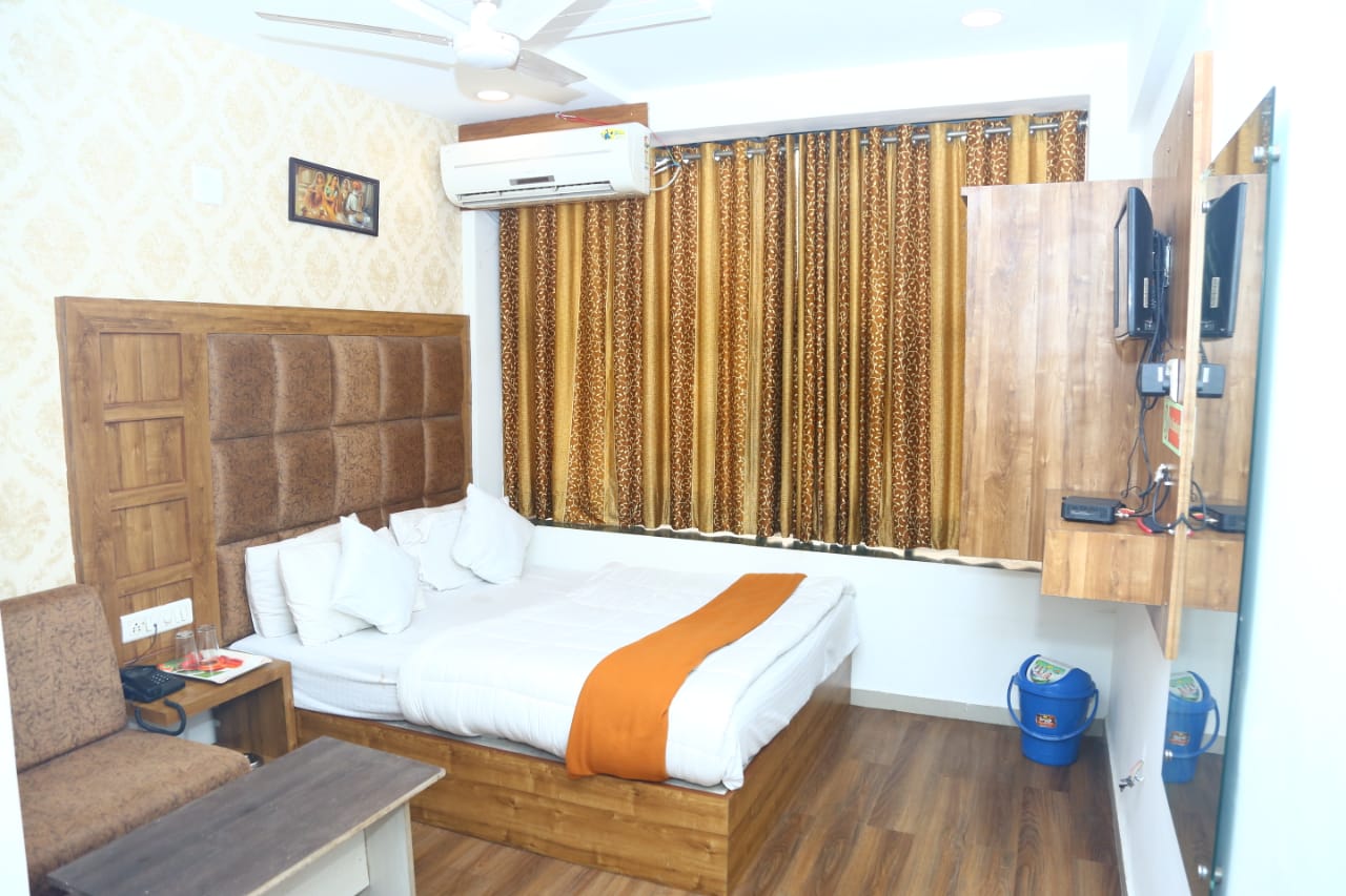 Hotel Khushi Palace - Tap to explore photos