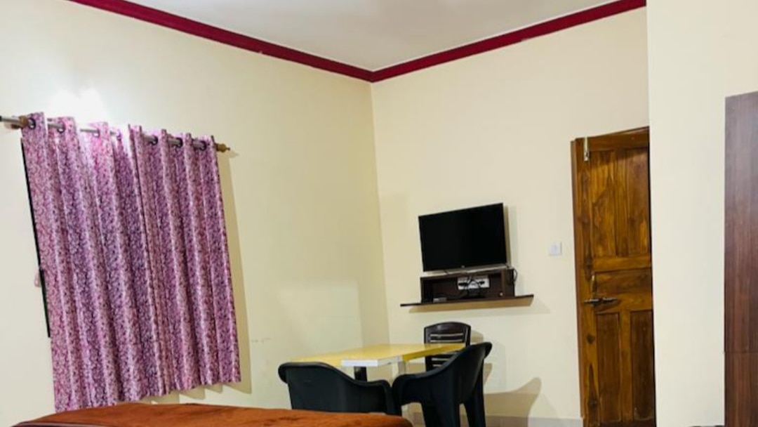 Ocean breeze home stay - Tap to explore photos