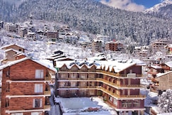 Snow Peak Retreat & Cottages (Centrally Heated- Hill View), Manali