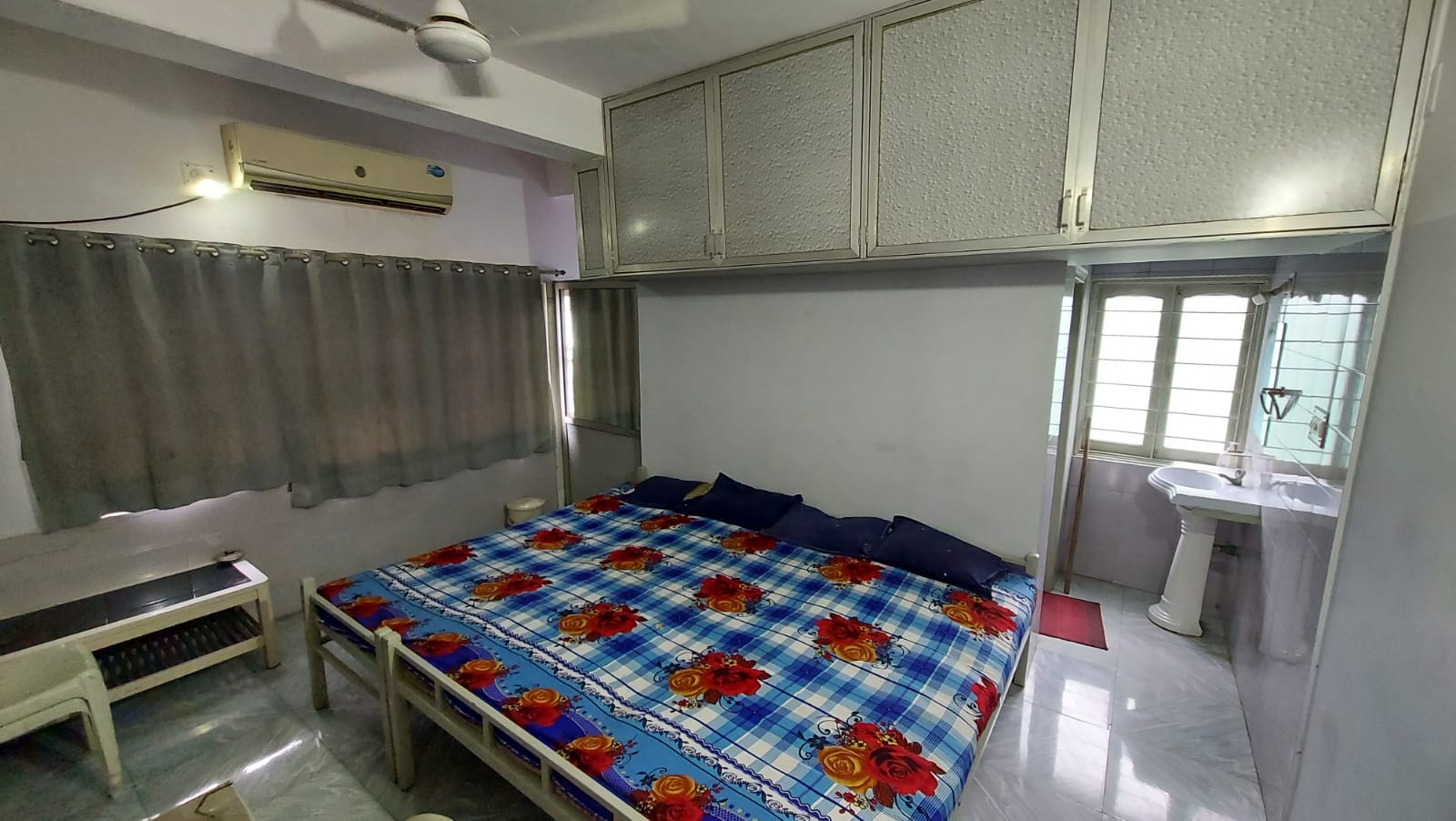 Hotel Maha Shiv Hari - Tap to explore photos