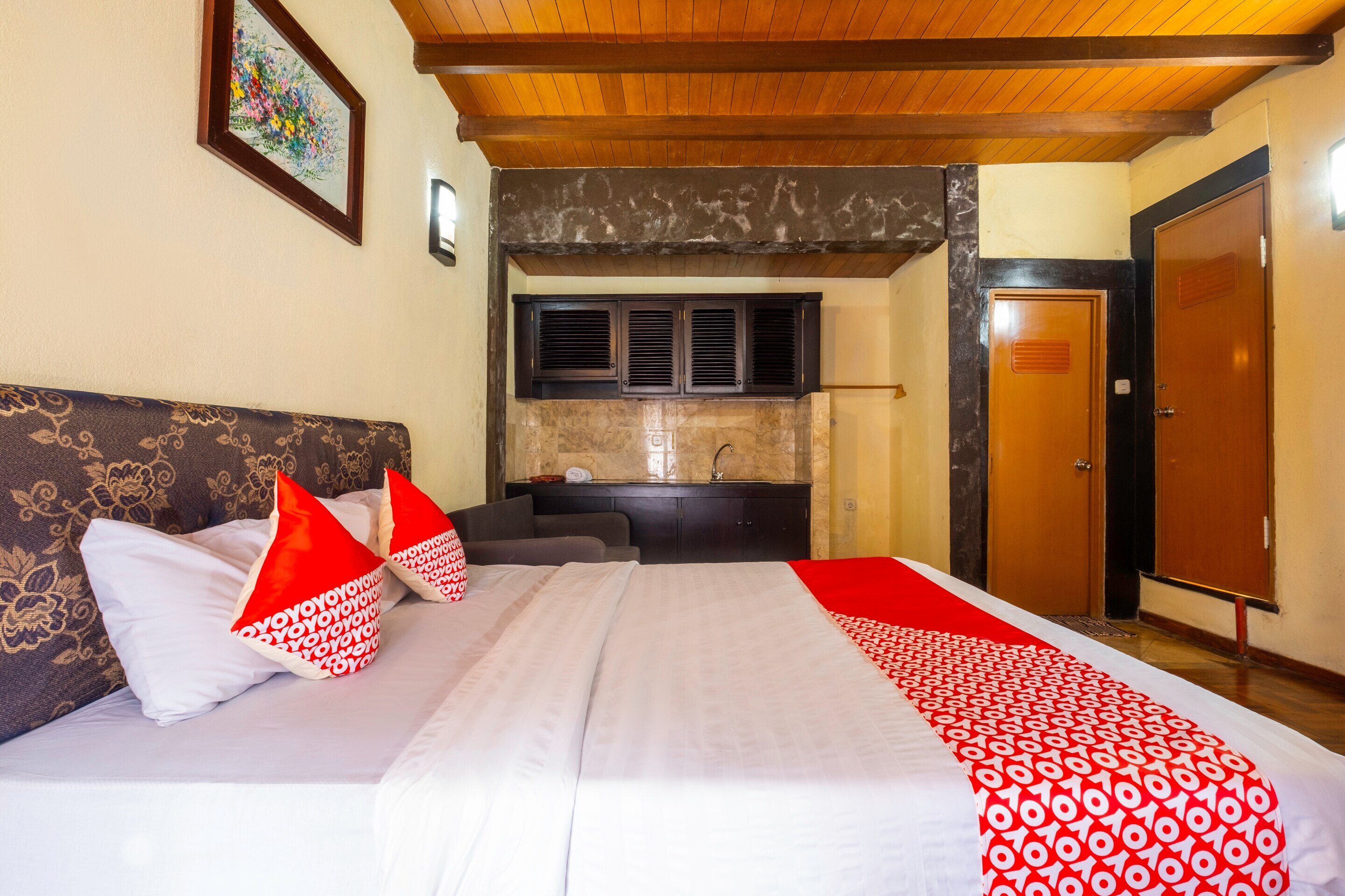 Rumah Kayu Cottage Syariah - Tap to explore photos