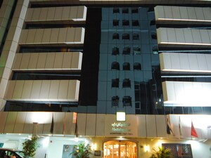 HOLIDAY INN DOWNTOWN - MMT Special