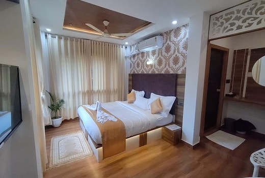 TEAM GALAXY INTERNATIONAL 5BHK VILLA