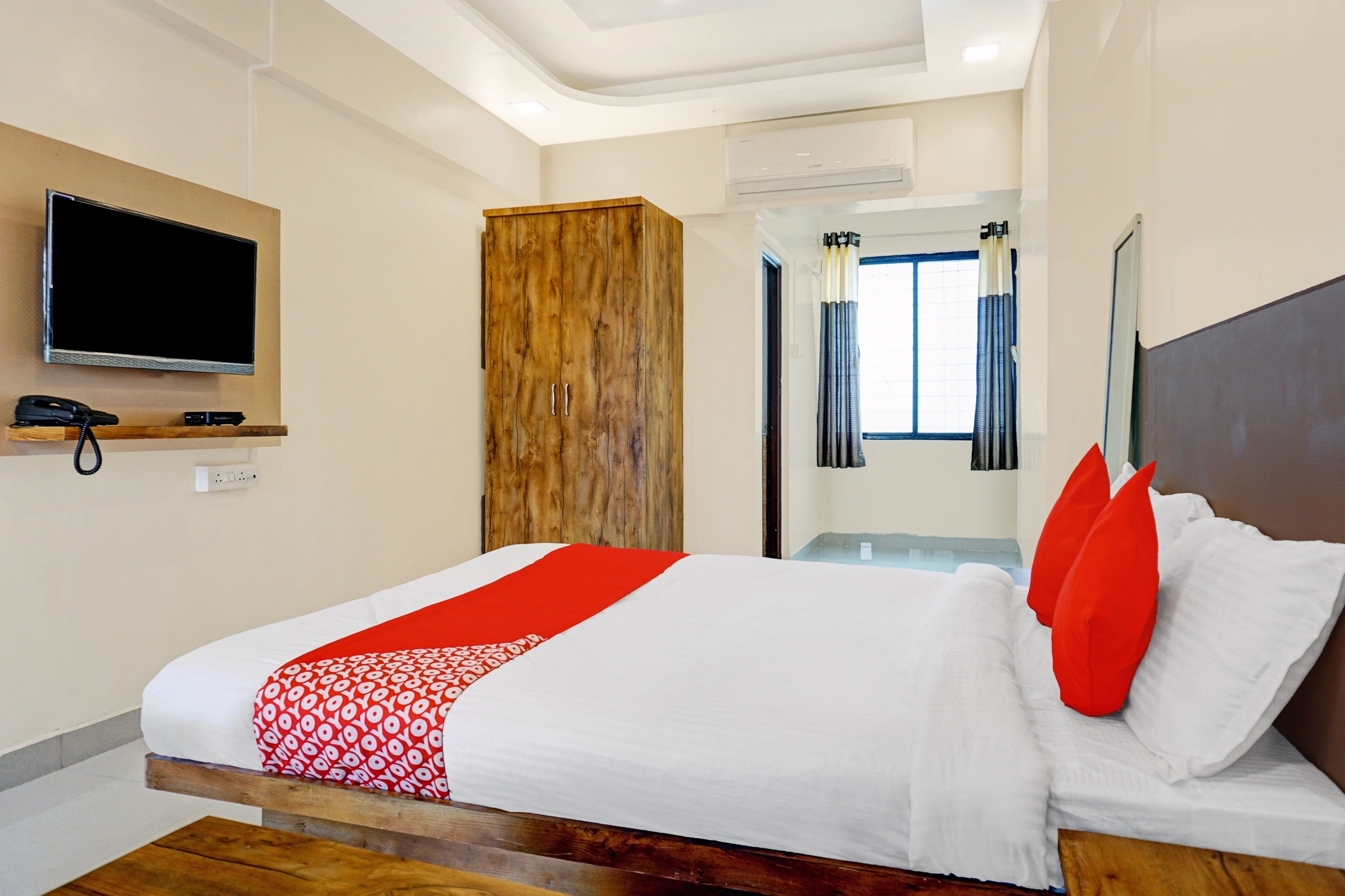 Hotel O Ace Executive - Tap to explore photos