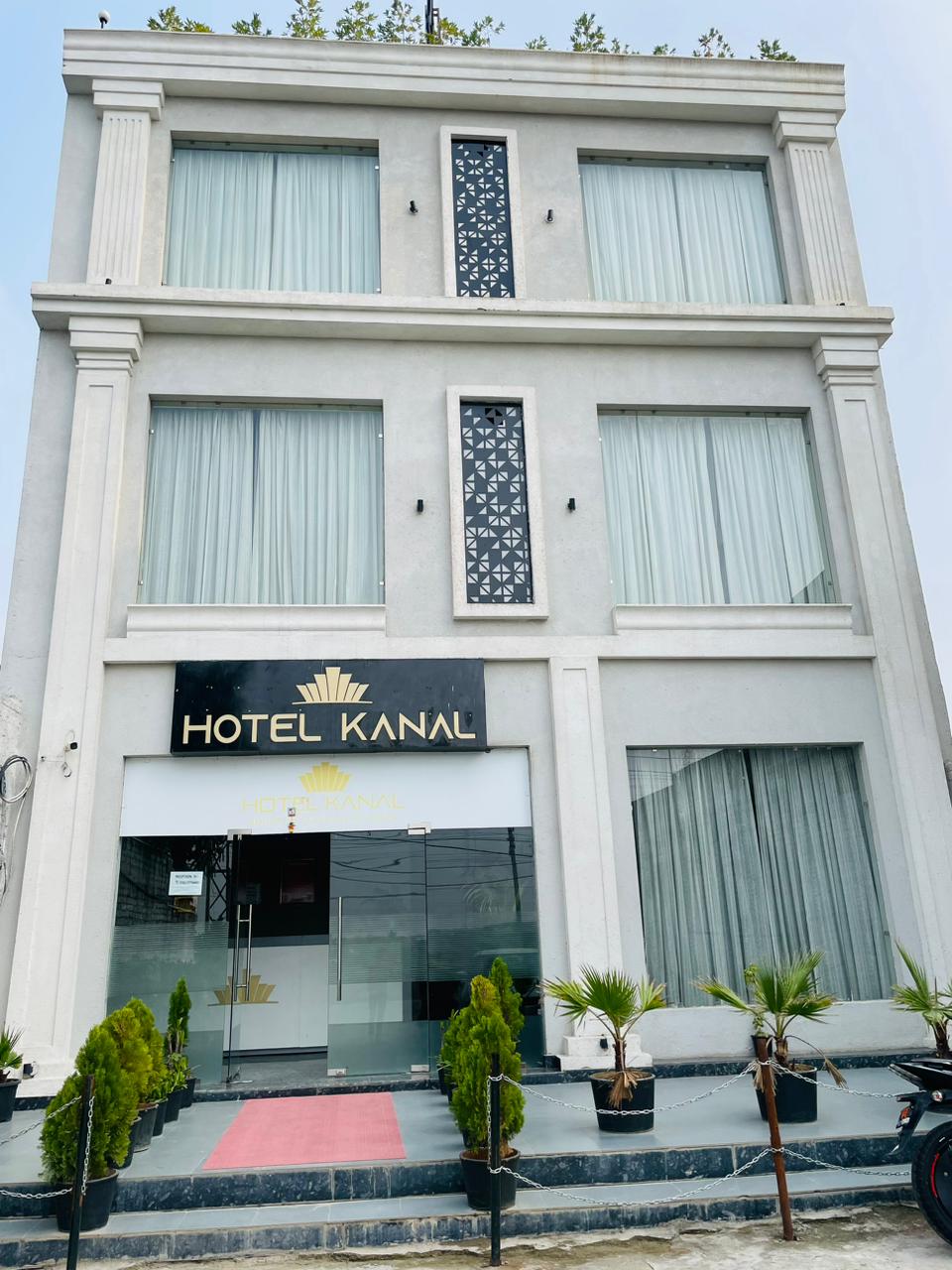 Hotel Kanal - Tap to explore photos