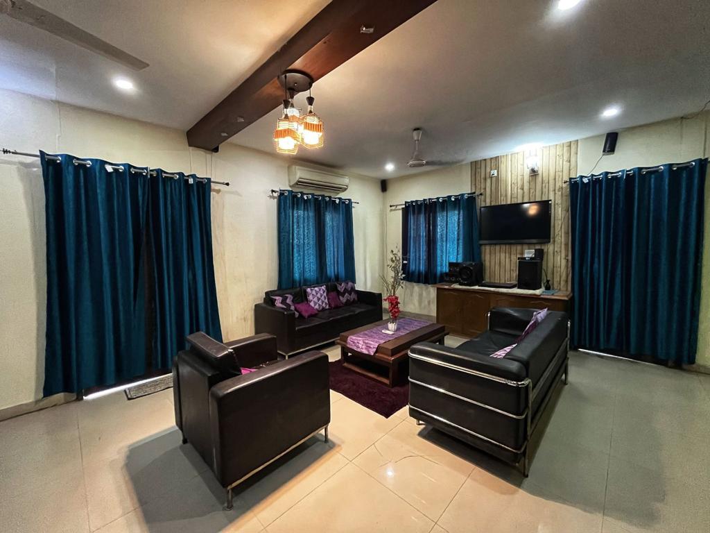 House of Wolves | 4BHK Farmstay - Tap to explore photos