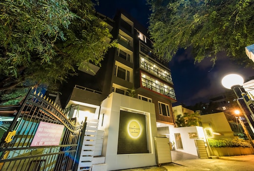 Super Townhouse MG Road,Bangalore