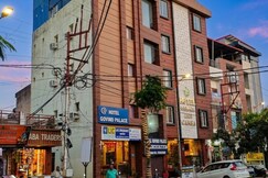 Hotel Govind Palace - Stay By The Ganga At Triveni Ghat, Rishikesh