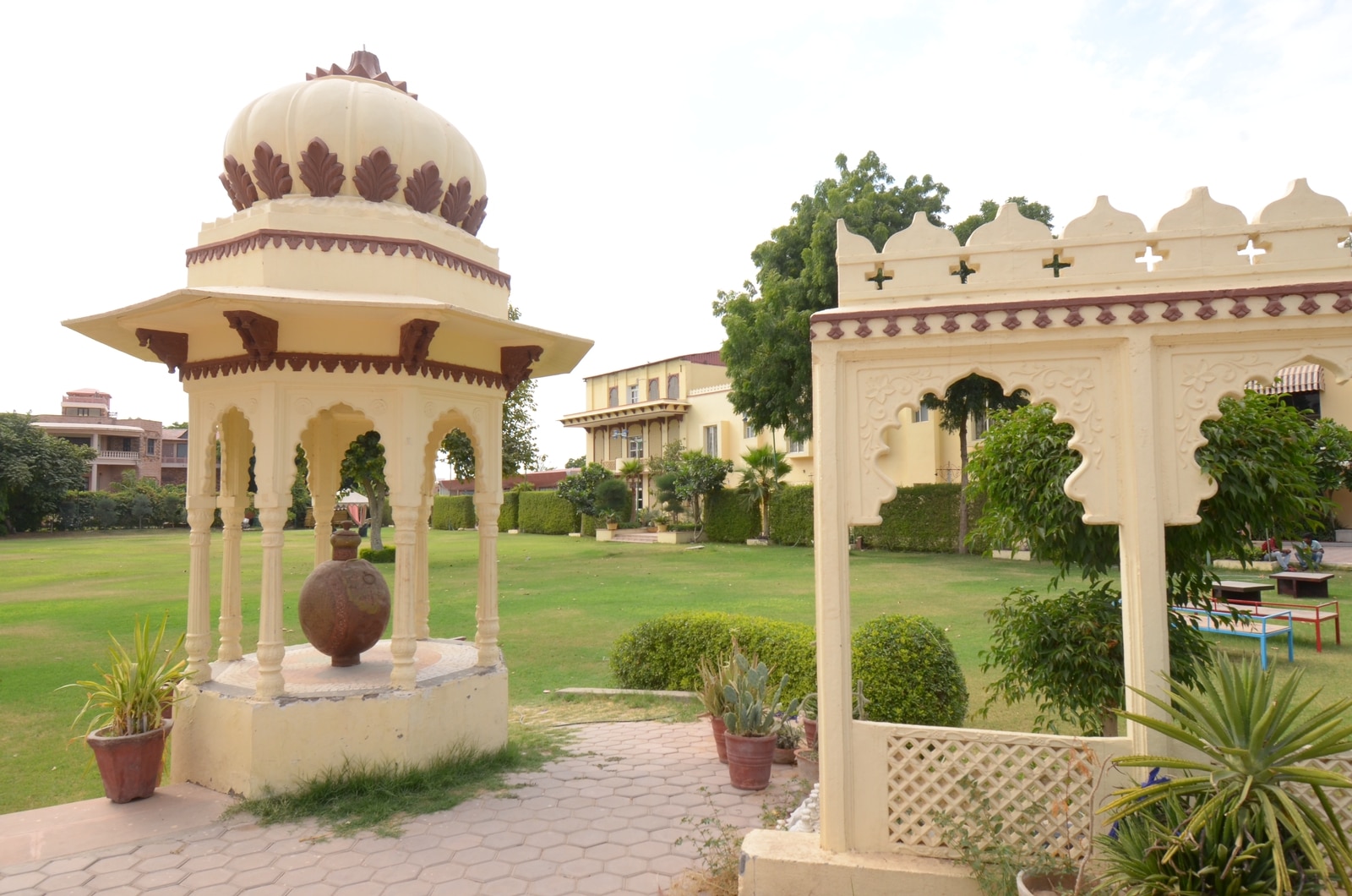 Indraprastha Resort - Tap to explore photos