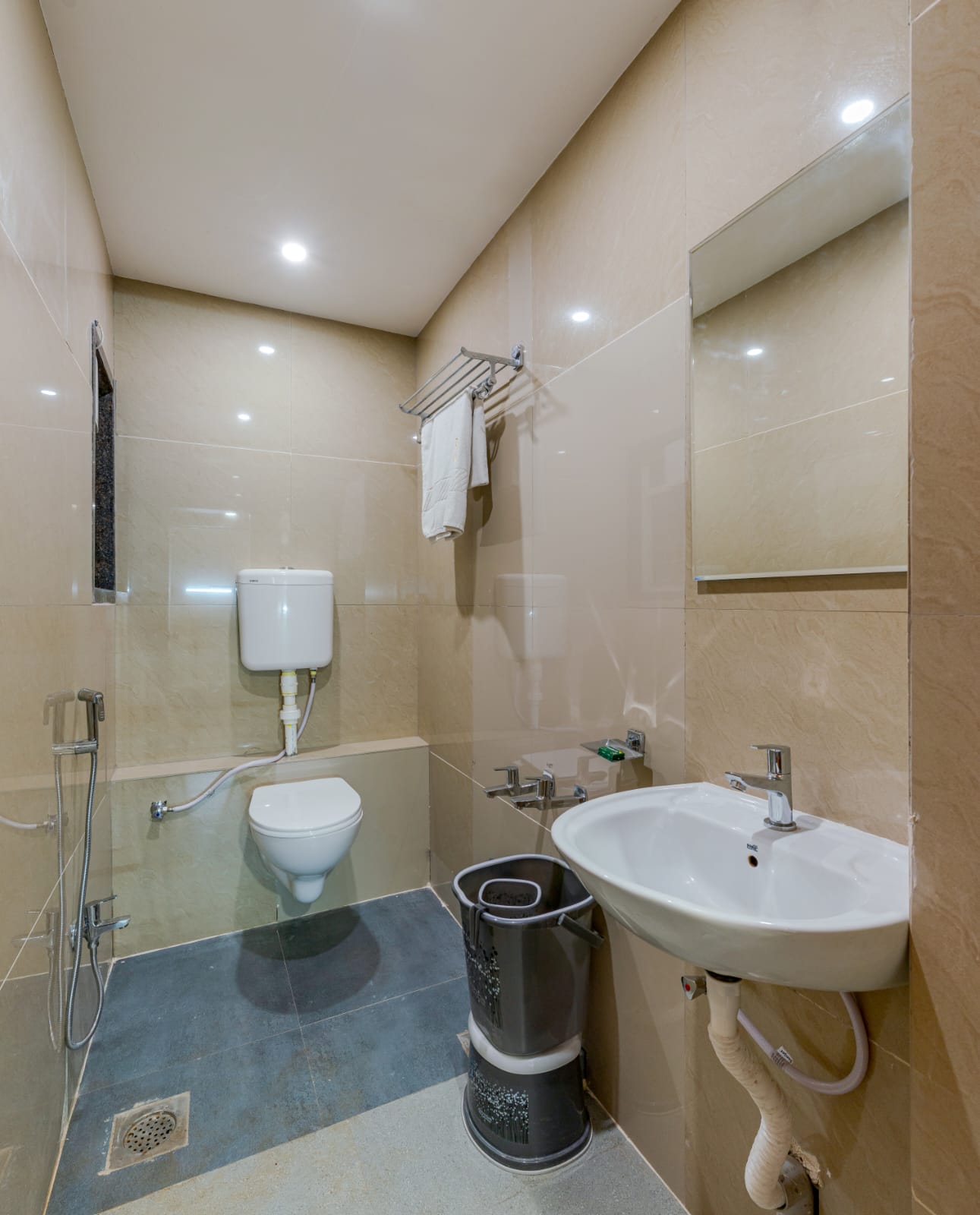 Hotel Shree Satkar - Tap to explore photos