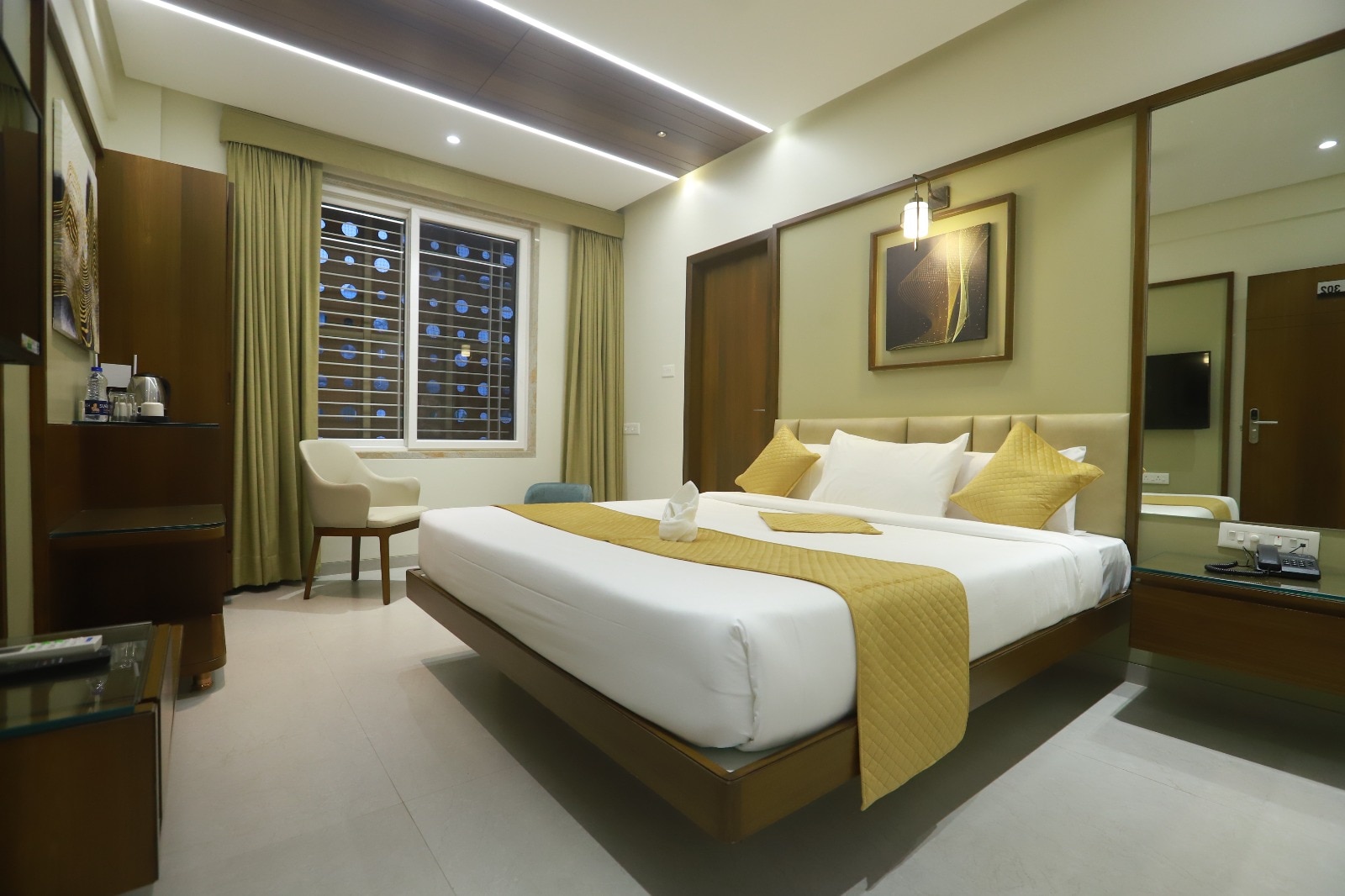 SUITE ROOM 1