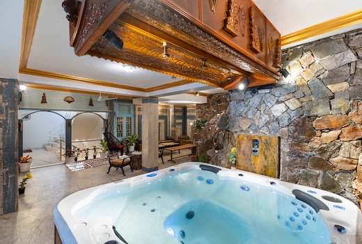 Grandeur Suite By Hill Villa Signature Suites
