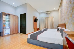 Collection O Padang near Mesjid Raya Syekh Ahmad Al-Minangkabawi formerly Hotel Surya Palace, Sawahlunto