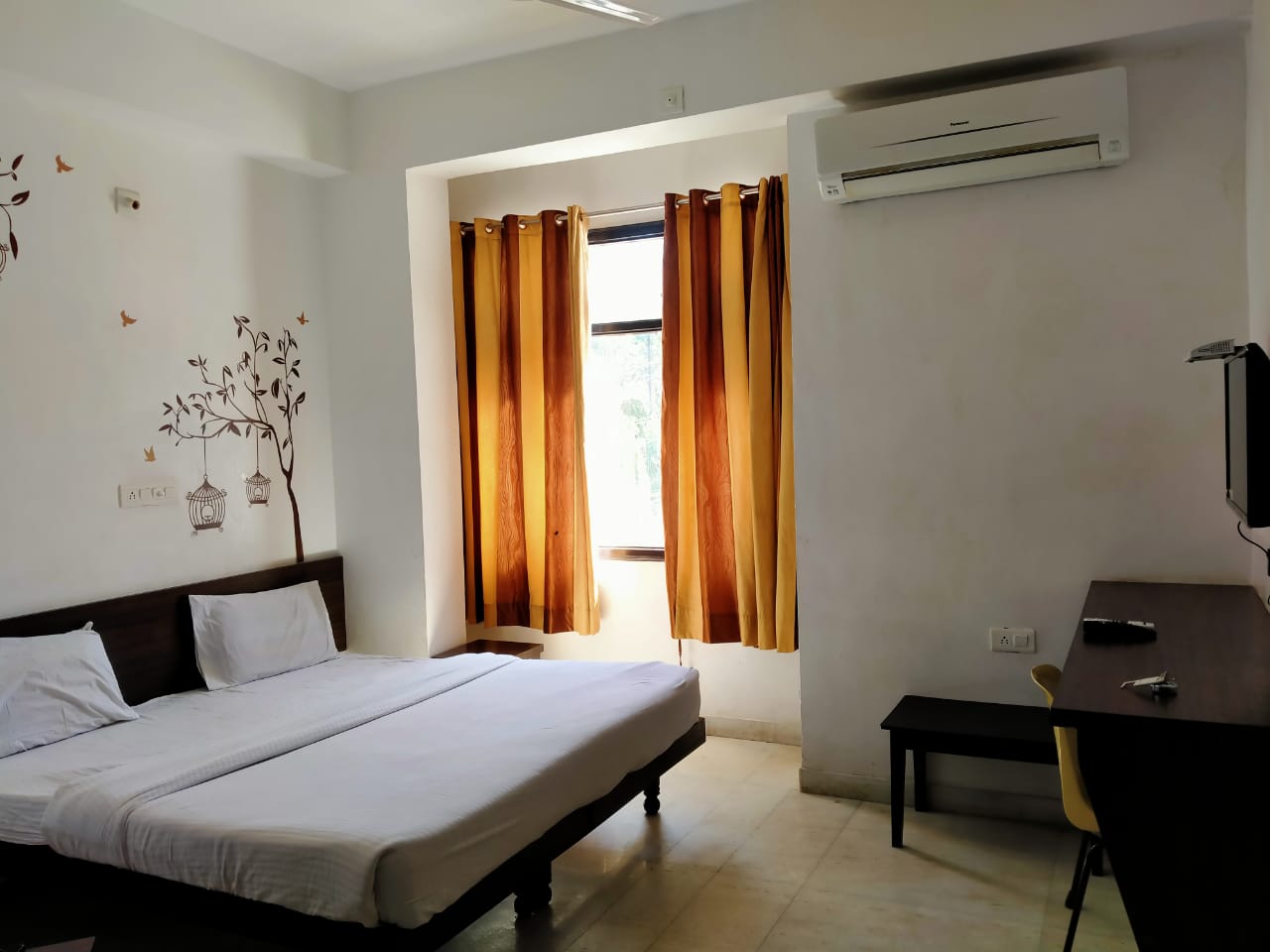 Hotel Kalika Palace - Tap to explore photos