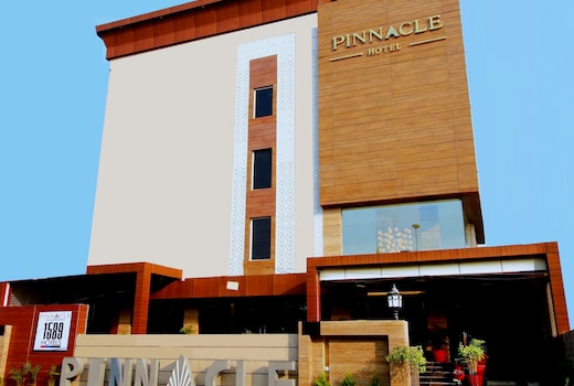 Pinnacle by Click Hotels, Lucknow