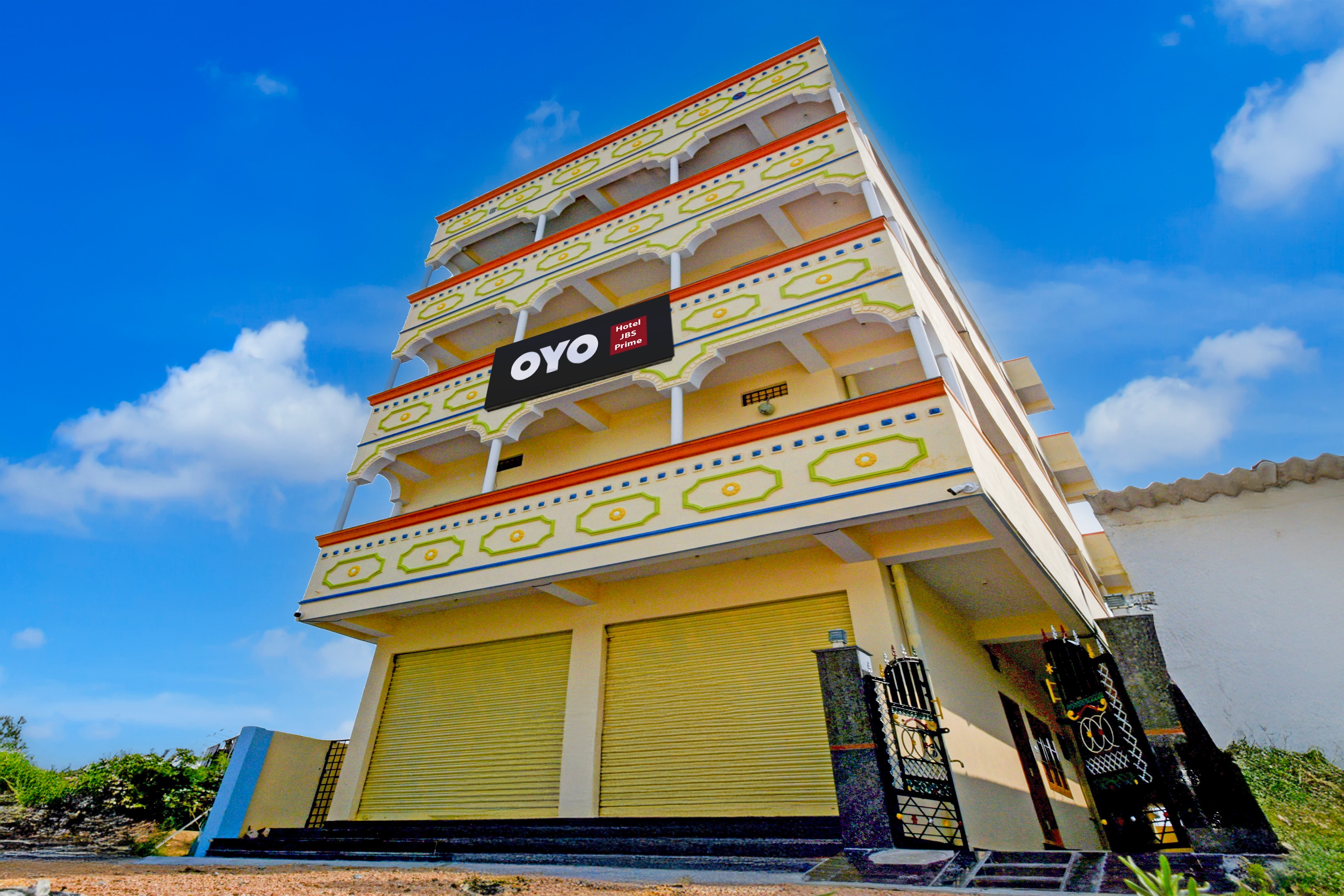 Hotel O JBS PRIME - Tap to explore photos