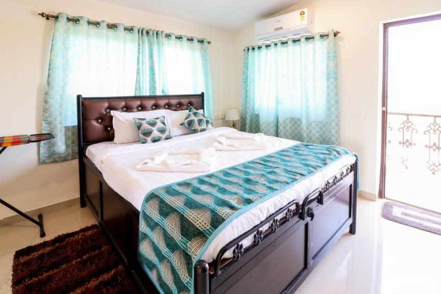 Nerine- Turquoise Tree Homestays - Tap to explore photos