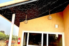 The Farmstay | Entire 1BHK Farmhouse | Party Friendly & Pet Friendly, Durg