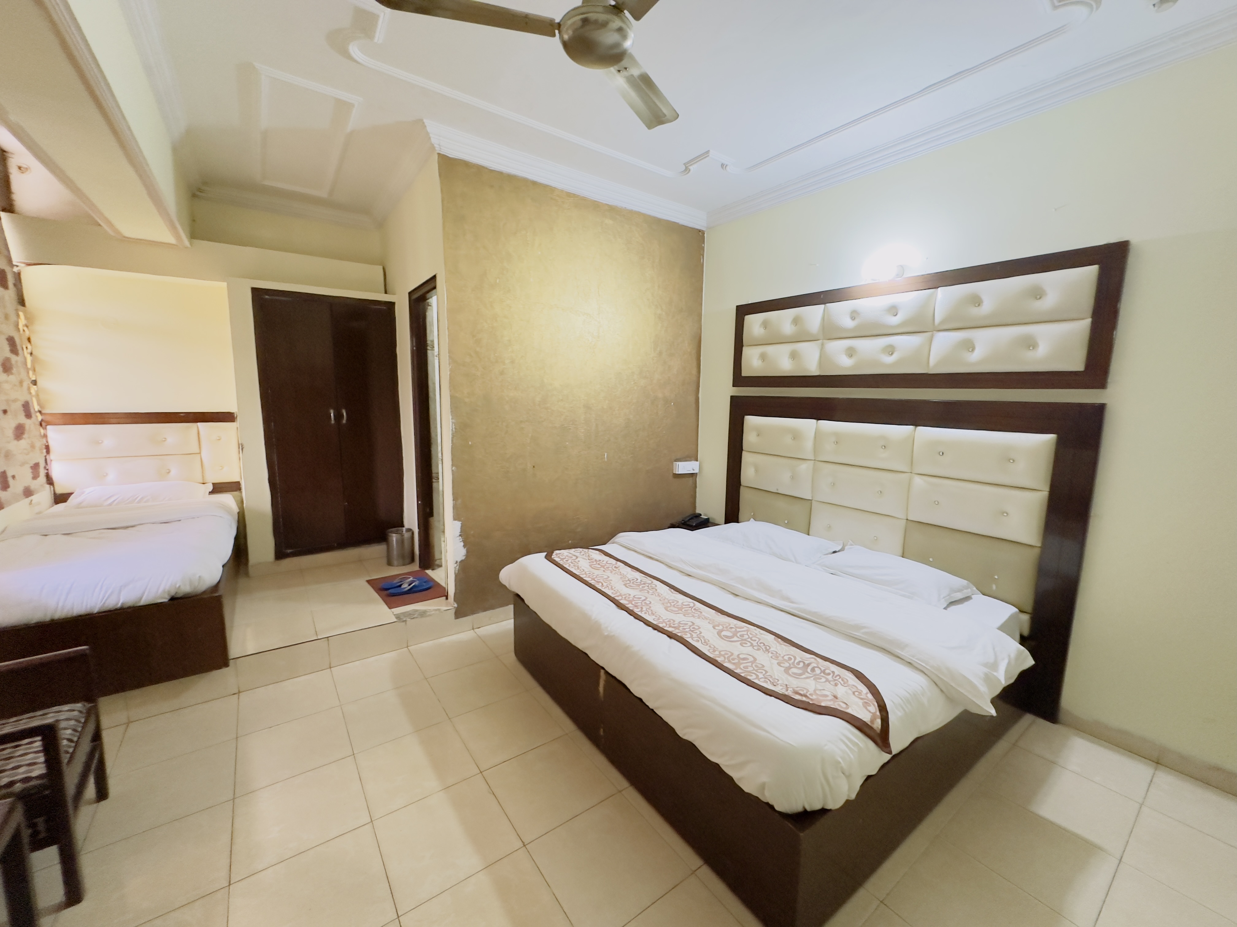 HOTEL SUNVIEW JAIN - Tap to explore photos
