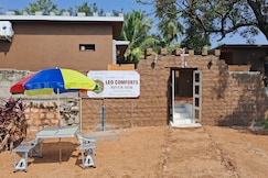 Leo Comfort RiverSide Cottage, Gangavathi