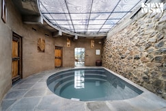 StayVista at Luxury Cottage @ Cosmic Park w/Plunge Pool, Coonoor