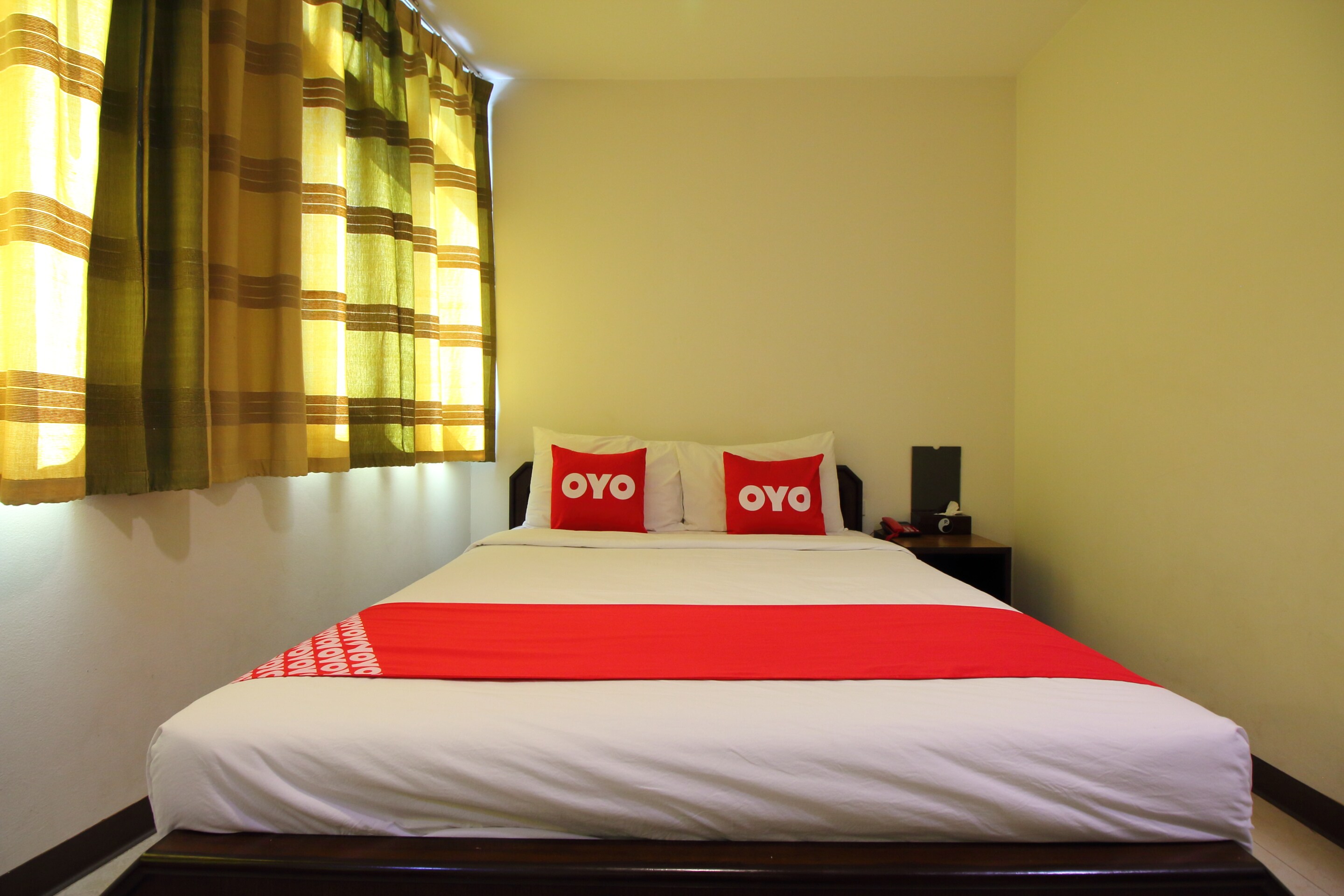 Super OYO 484 Pannee Residence Khaosan (SHA Plus) - Tap to explore photos