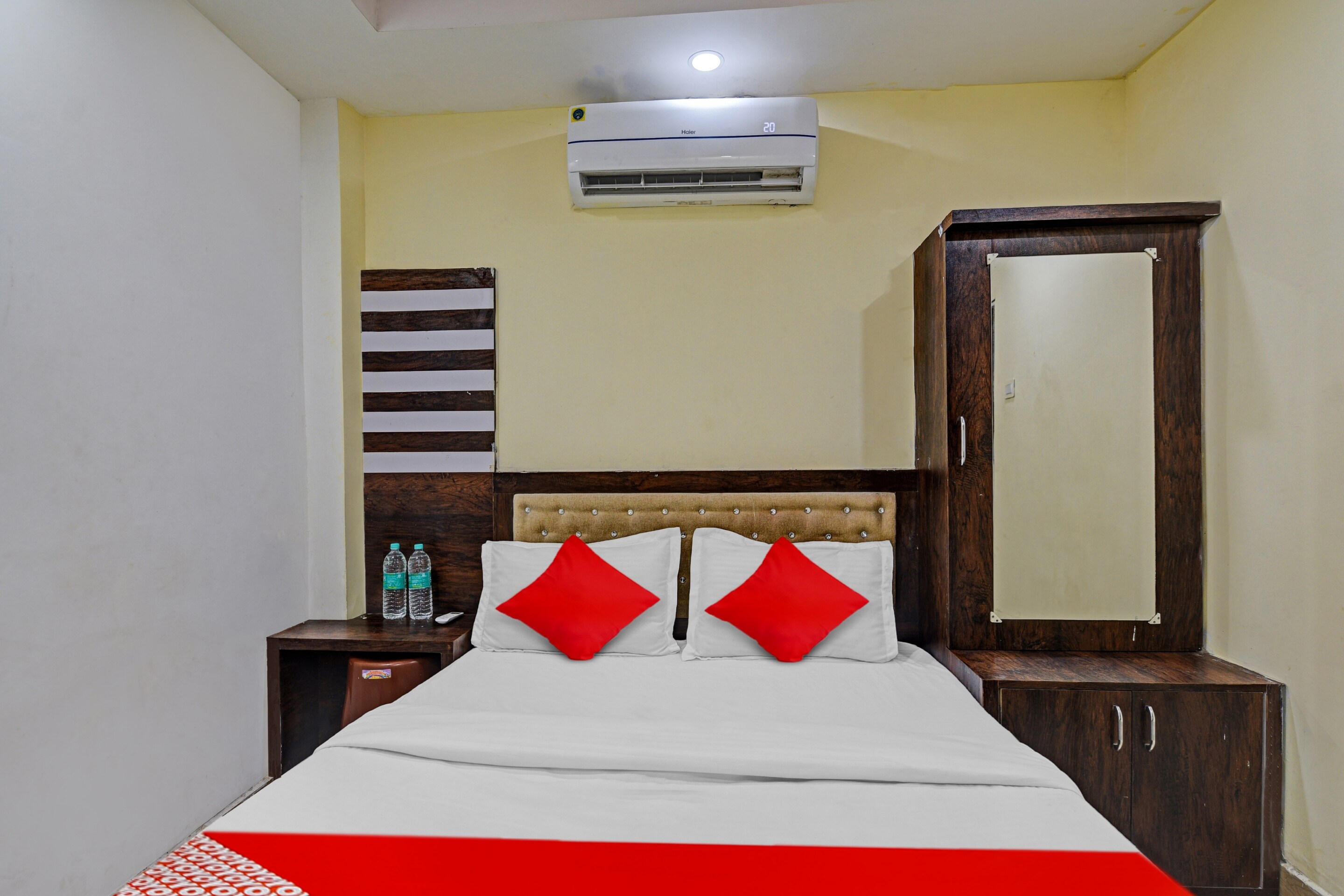Hotel O OXY SHIVANI RESIDENCY - Tap to explore photos