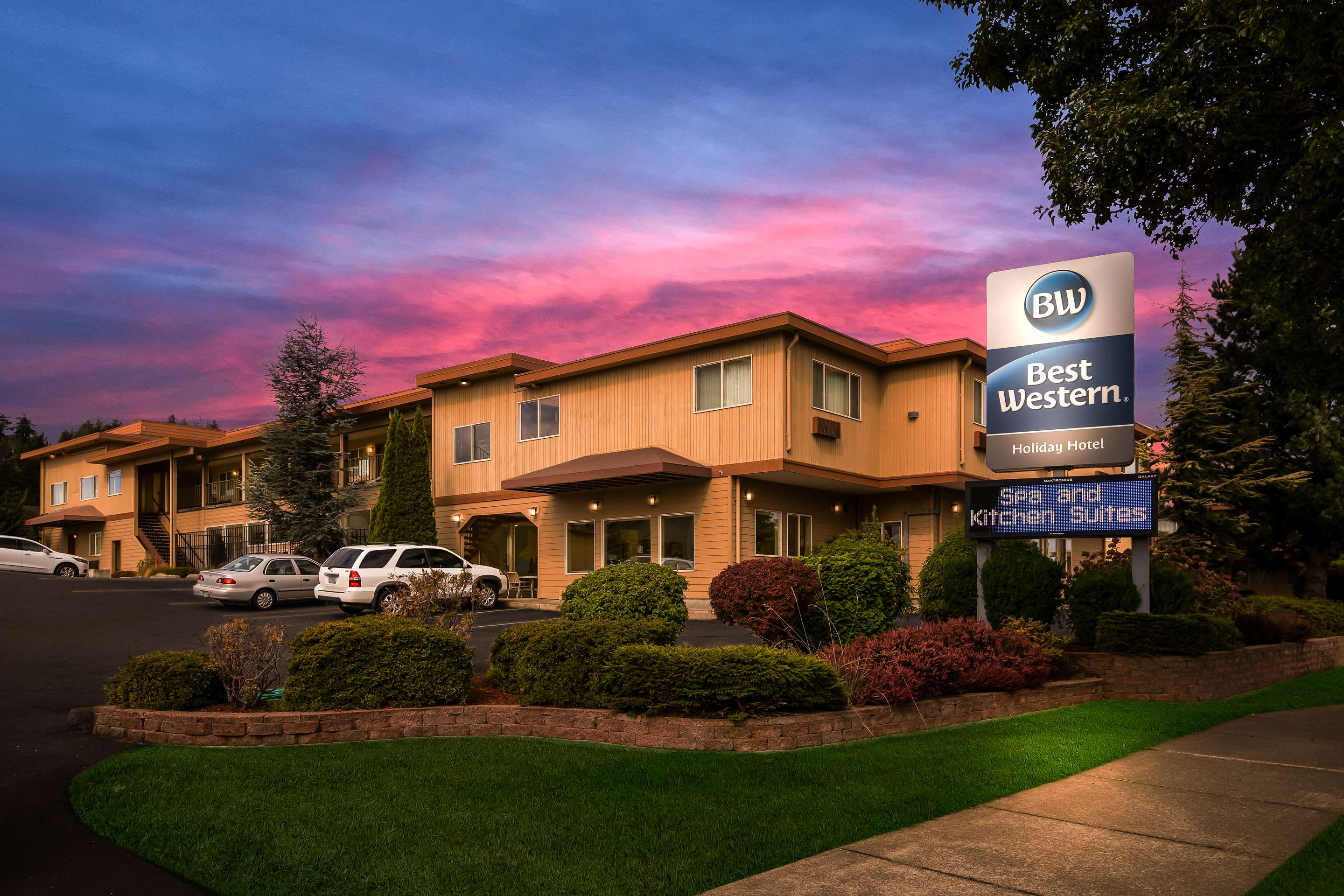 Best Western Holiday Hotel - Tap to explore photos