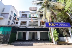 FabHotel The Upper Room, Pune