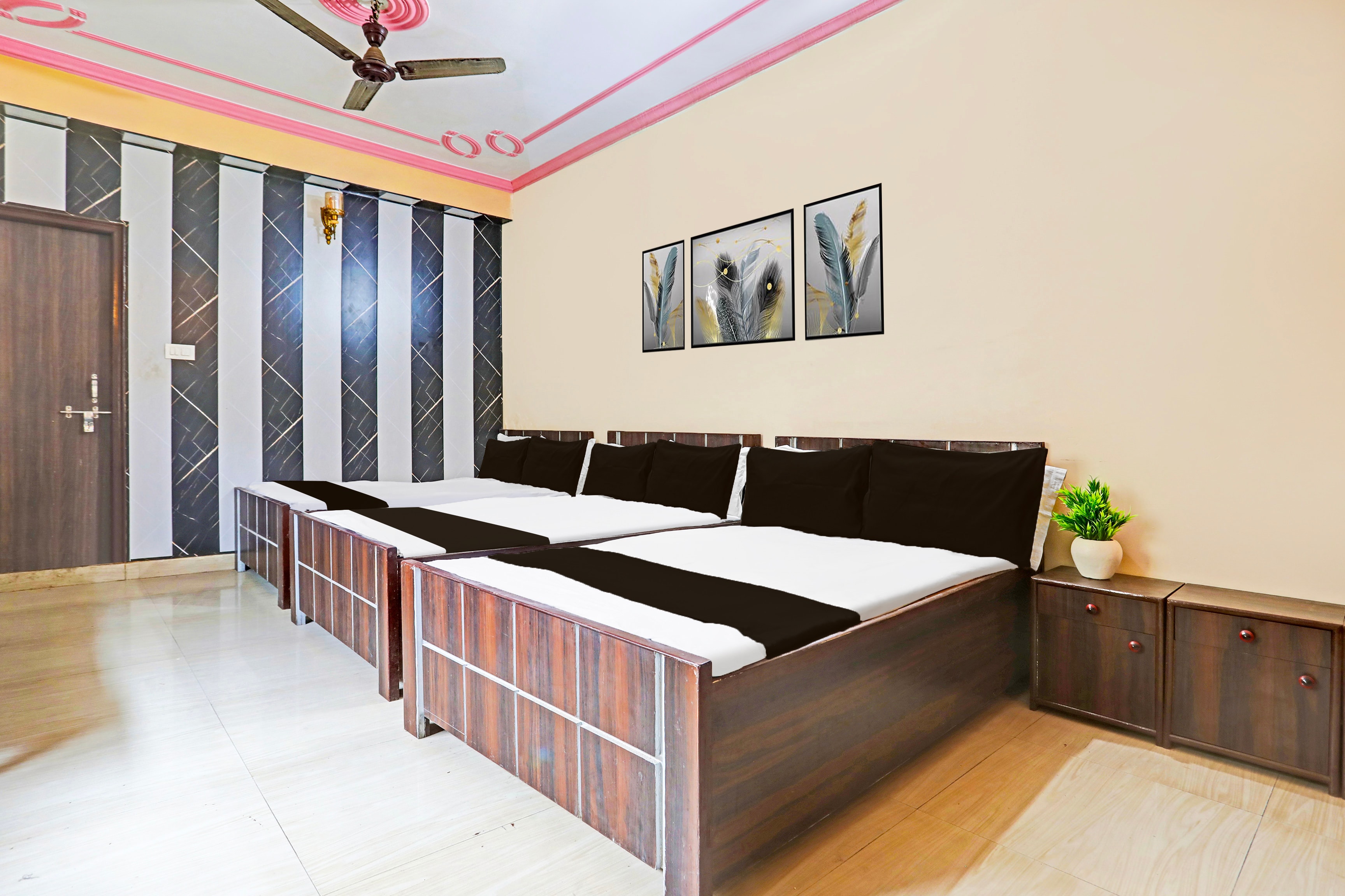 Hotel O Arvi Guest house - Tap to explore photos