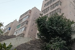 Aapki Stay, Vrindavan