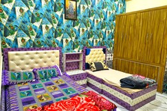 Vraja kishori sewa dham stays, Vrindavan