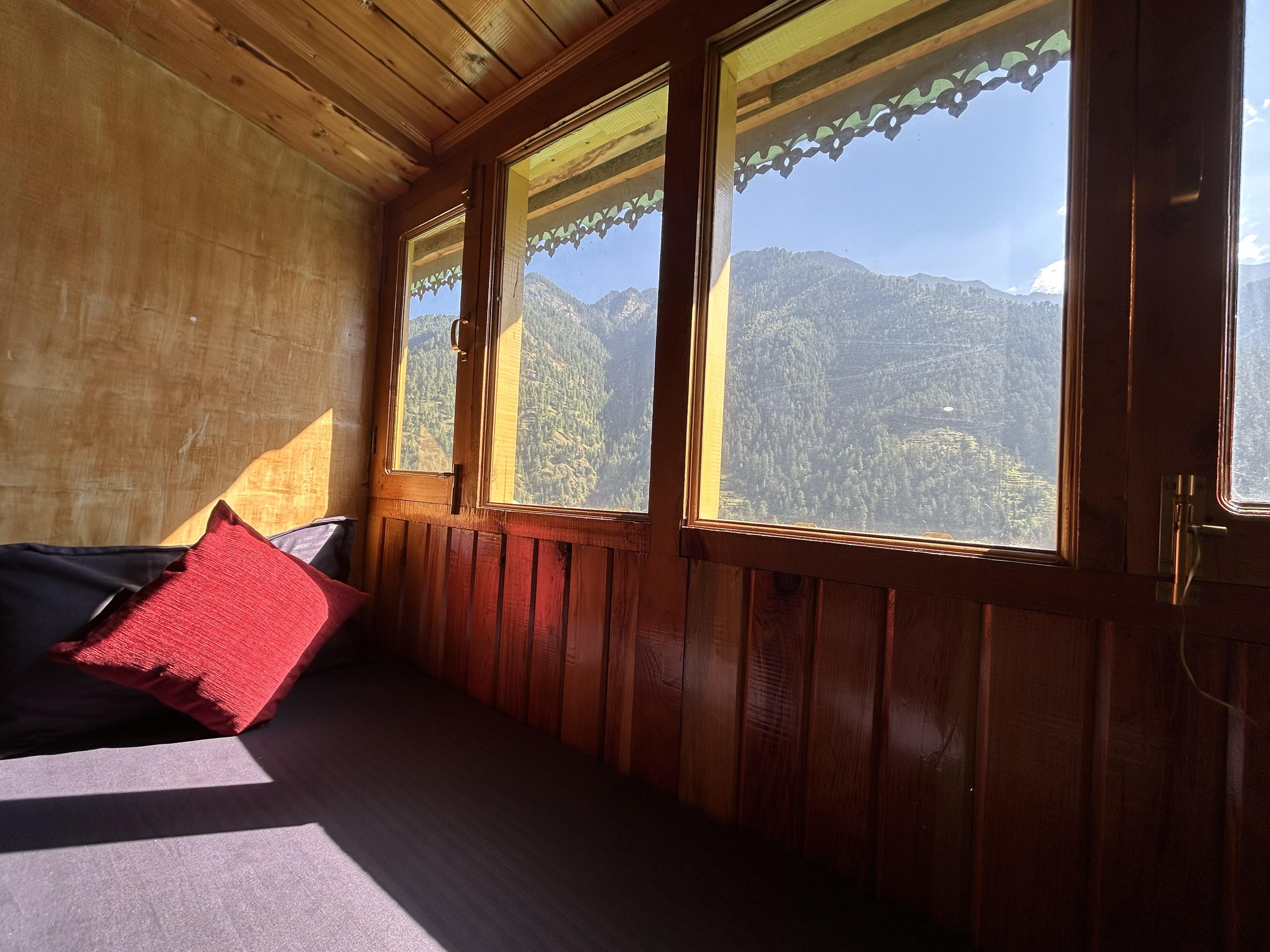 Jibhi Mountain Retreat - Tap to explore photos