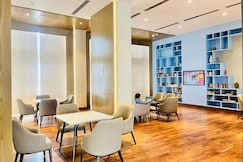 High sky stay, Lucknow