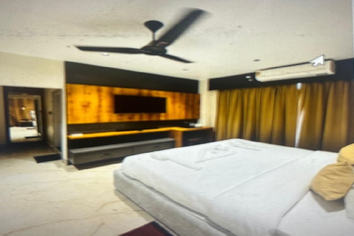 MANNAT HOTEL - Tap to explore photos