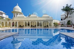 SWAROOP VILAS - LAKE FACING BOUTIQUE HOTEL