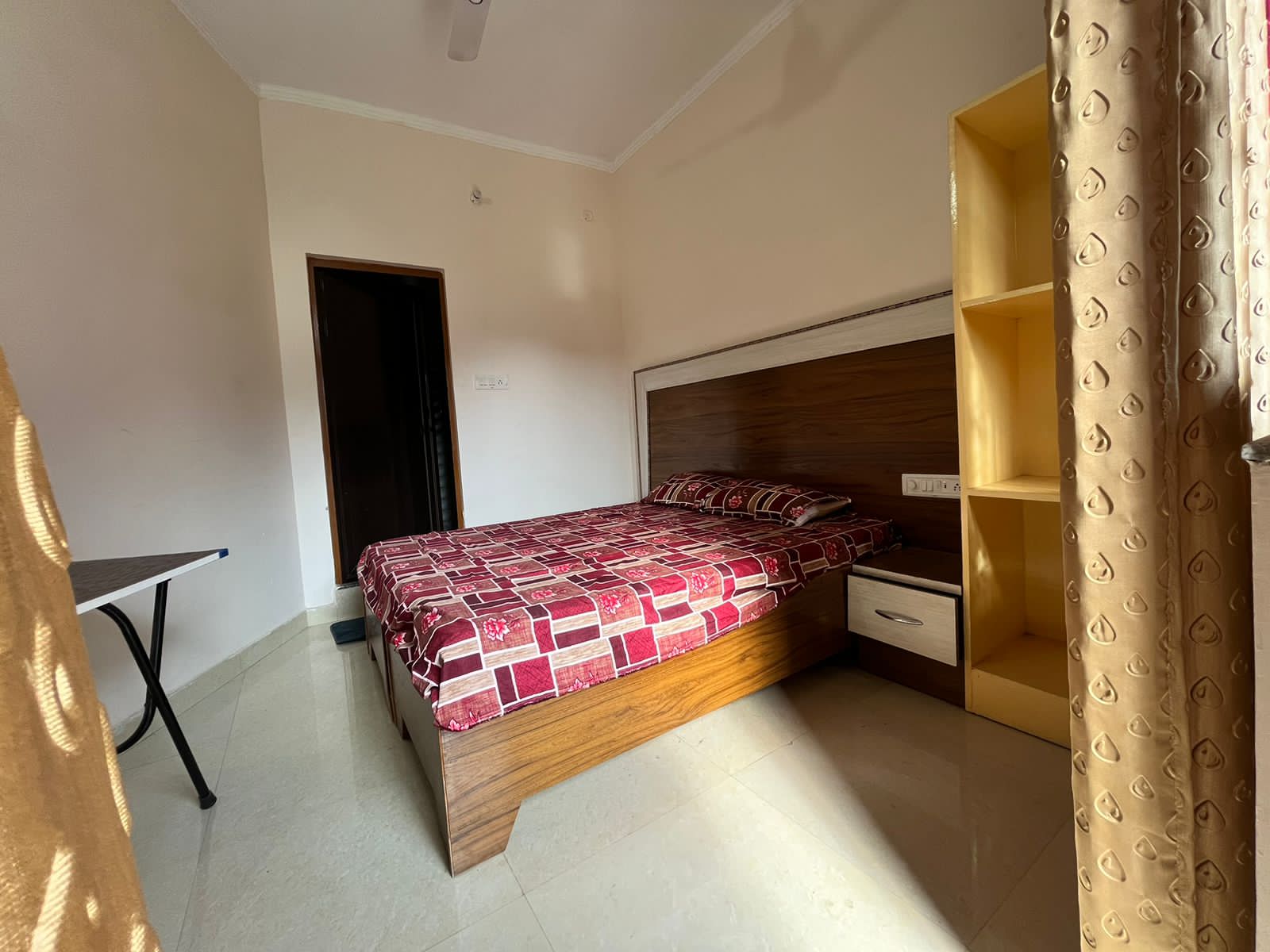 Neelam Homestay - Tap to explore photos