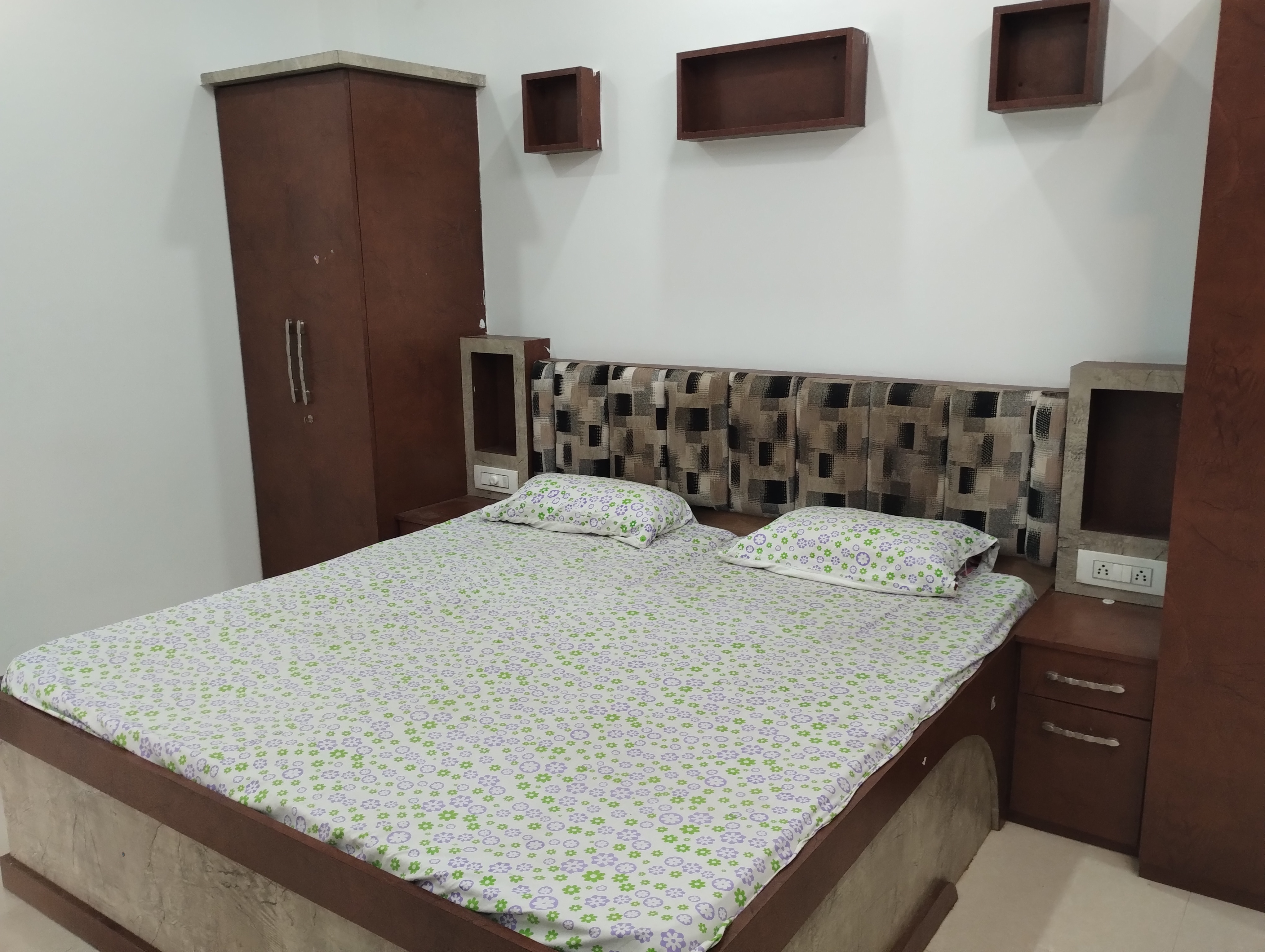 Mahakal Lok Home Stay - Tap to explore photos